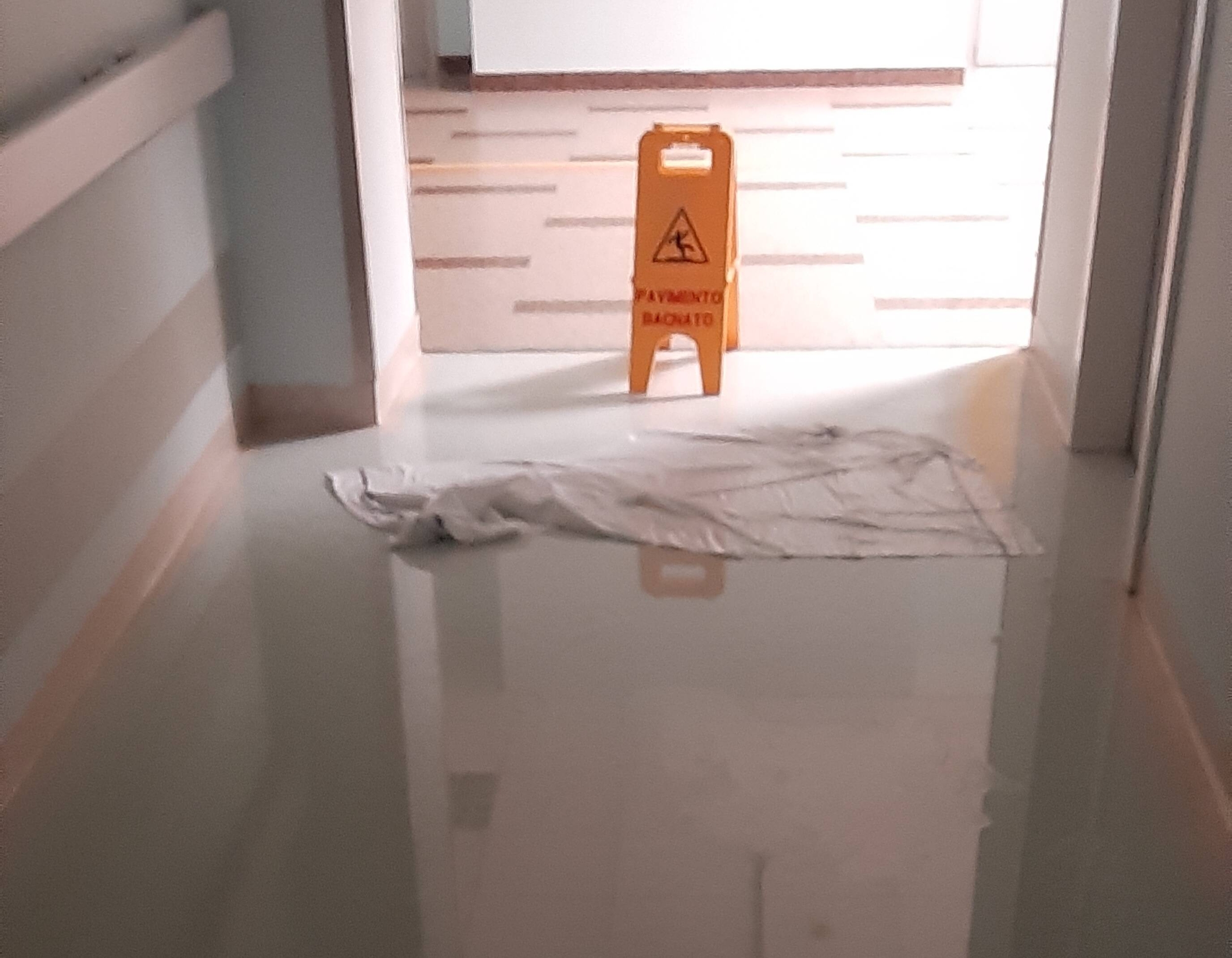 Immagine: Atti vandalismo santa chiara 4 7 2024 ps1