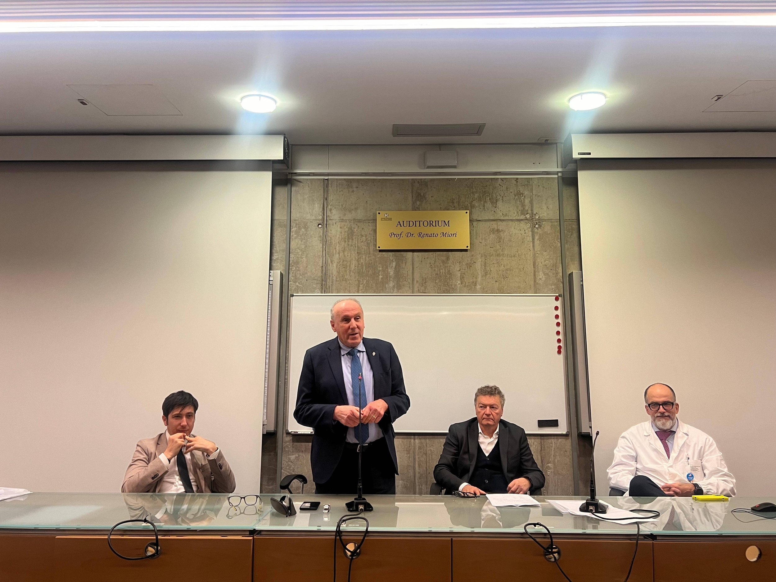 Immagine: Auguri natalizi santa chiara 2