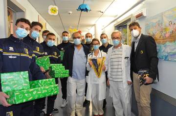 Ospedale di Trento, una Santa Lucia speciale per i piccoli ricoverati