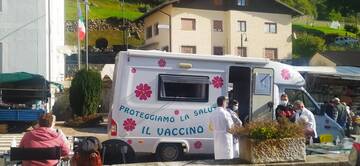 Camper vaccinale: buona l'affluenza a Imer e Canal San Bovo