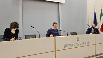 Fugatti: “Per ora la scuola tiene. Ma siamo pronti a valutare nuovi provvedimenti”