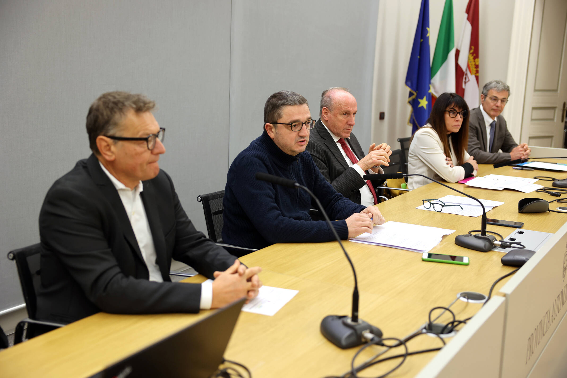 Immagine: Conferenza stampa sala ibrida