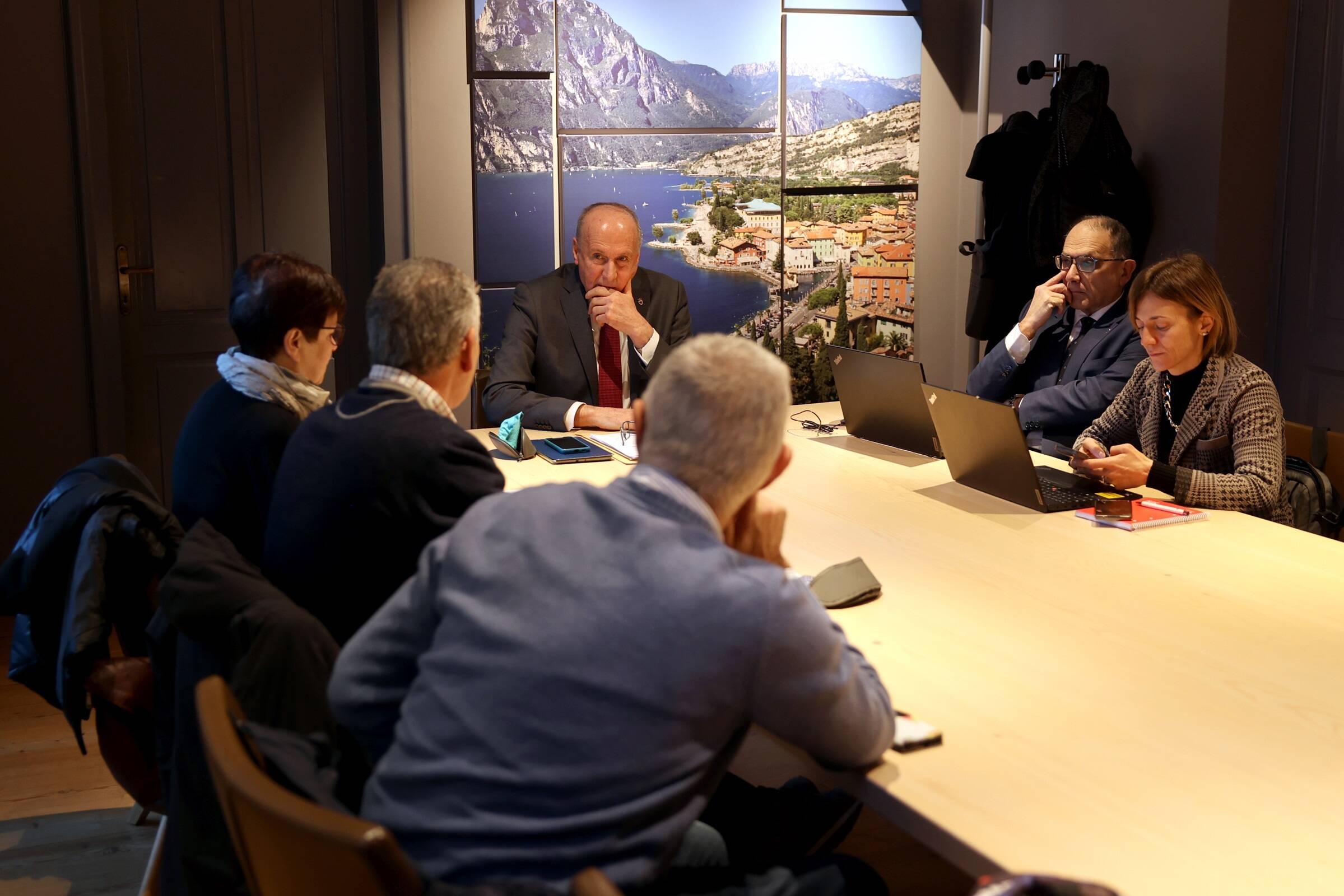 Immagine: Consegna firme ambulatorio medico Pietramurata 3