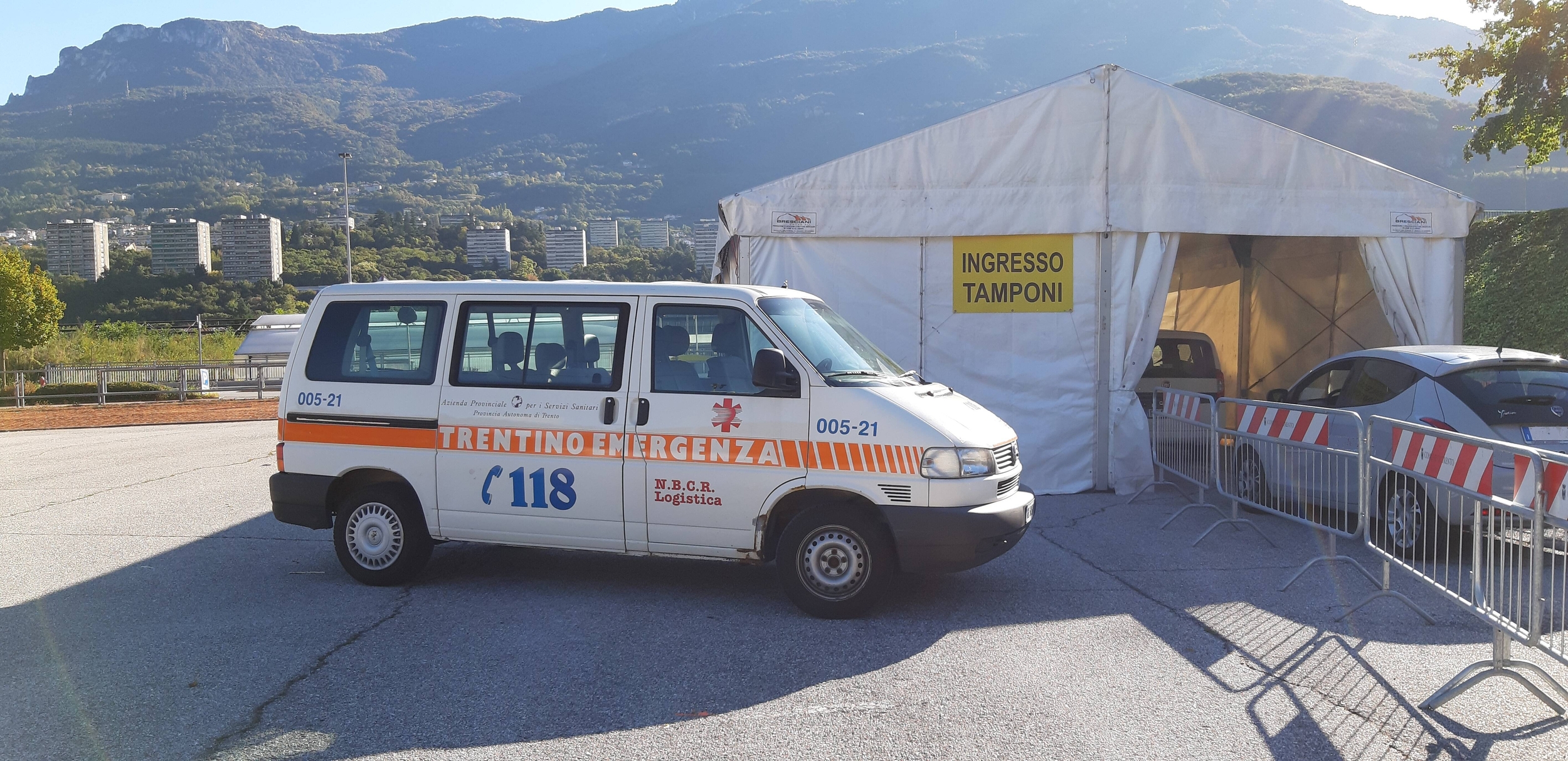 Immagine: drive tamponi trento sud1