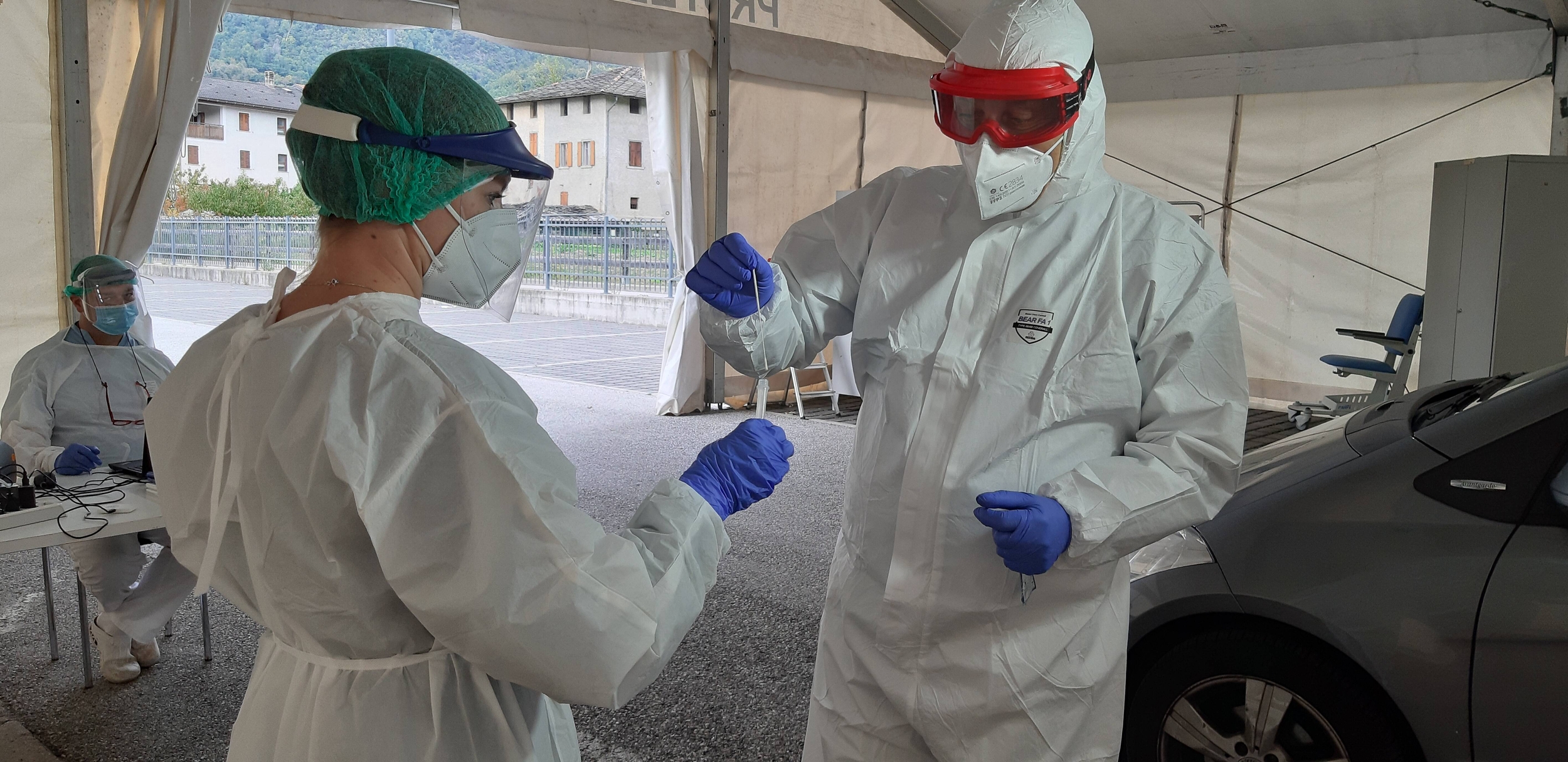 Immagine: Drive through tamponi