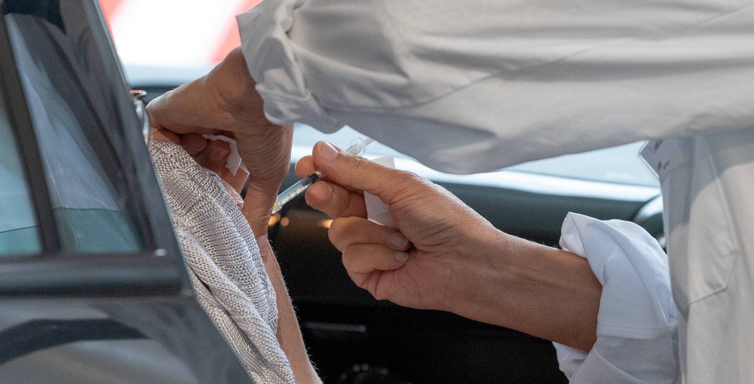 Immagine: Drive through vaccini Covid-19