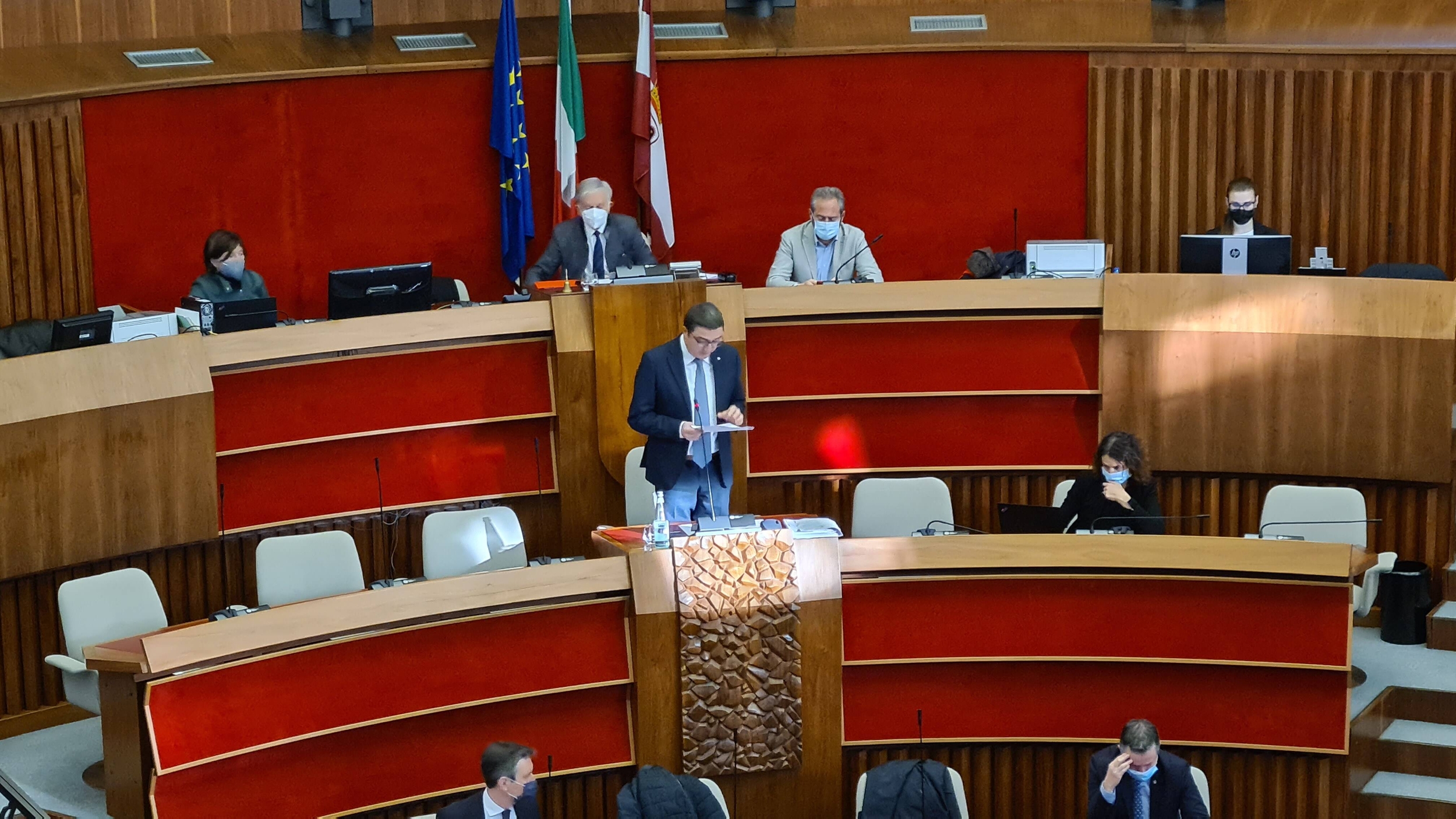 Immagine: Fugatti manovra consiglio