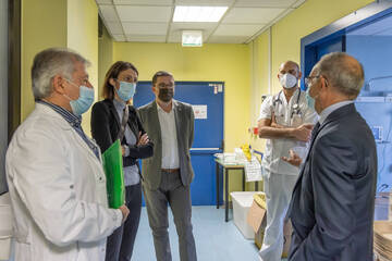 Fugatti e Segnana in visita all'ospedale delle Valli del Noce: "Crediamo nel vostro lavoro"