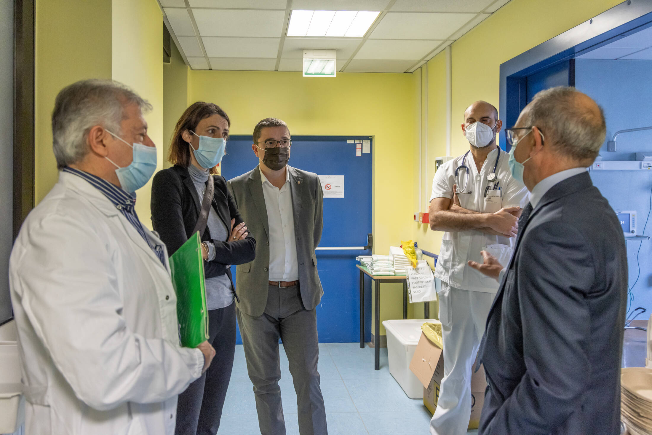 Immagine: Fugatti - Segnana: Visita Ospedale di Cles Nella foto: Armando Borghesi, Stefania Segnana, Maurizio Fugatti, Pier Paolo Benetollo 