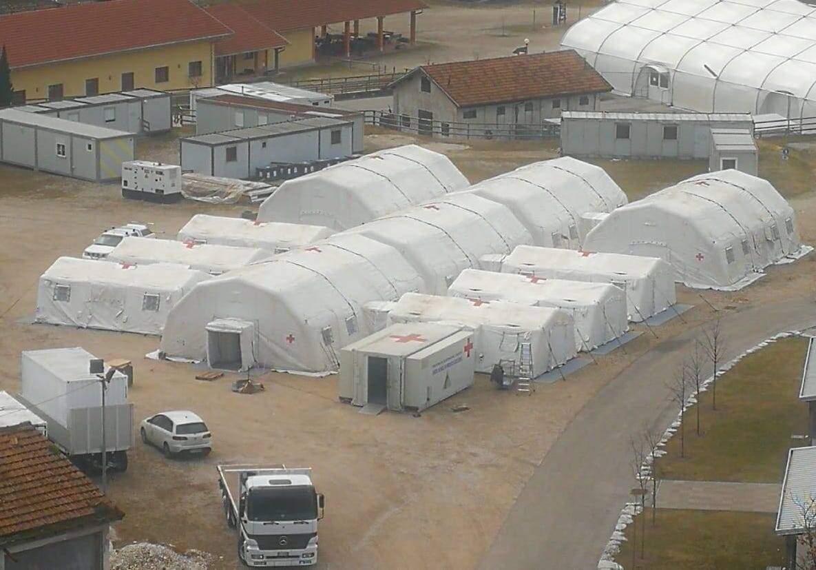 Immagine: L'ospedale da campo messo a disposizione dal Trentino per l'emergenza Turchia