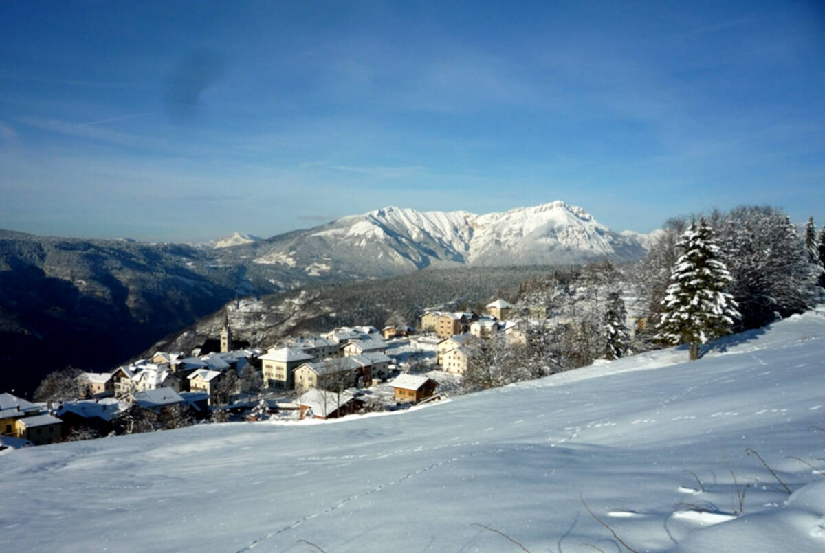 Immagine: luserna_panorama_invernale_da_hüttn