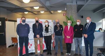 Al via l’hub vaccinale inCooperazione in via Segantini a Trento, che prevede di vaccinare oltre mille persone