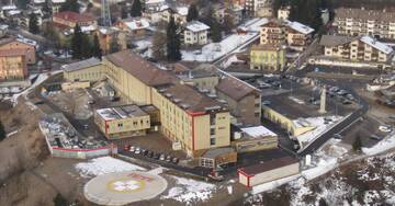 Ospedale Cavalese: cede pezzo di un controsoffitto