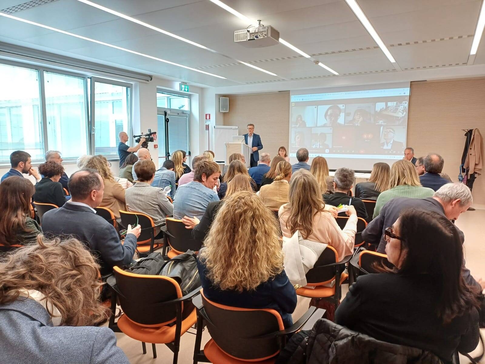 Immagine: Presentazione centro crisi adolescenti e csm h24 arco1