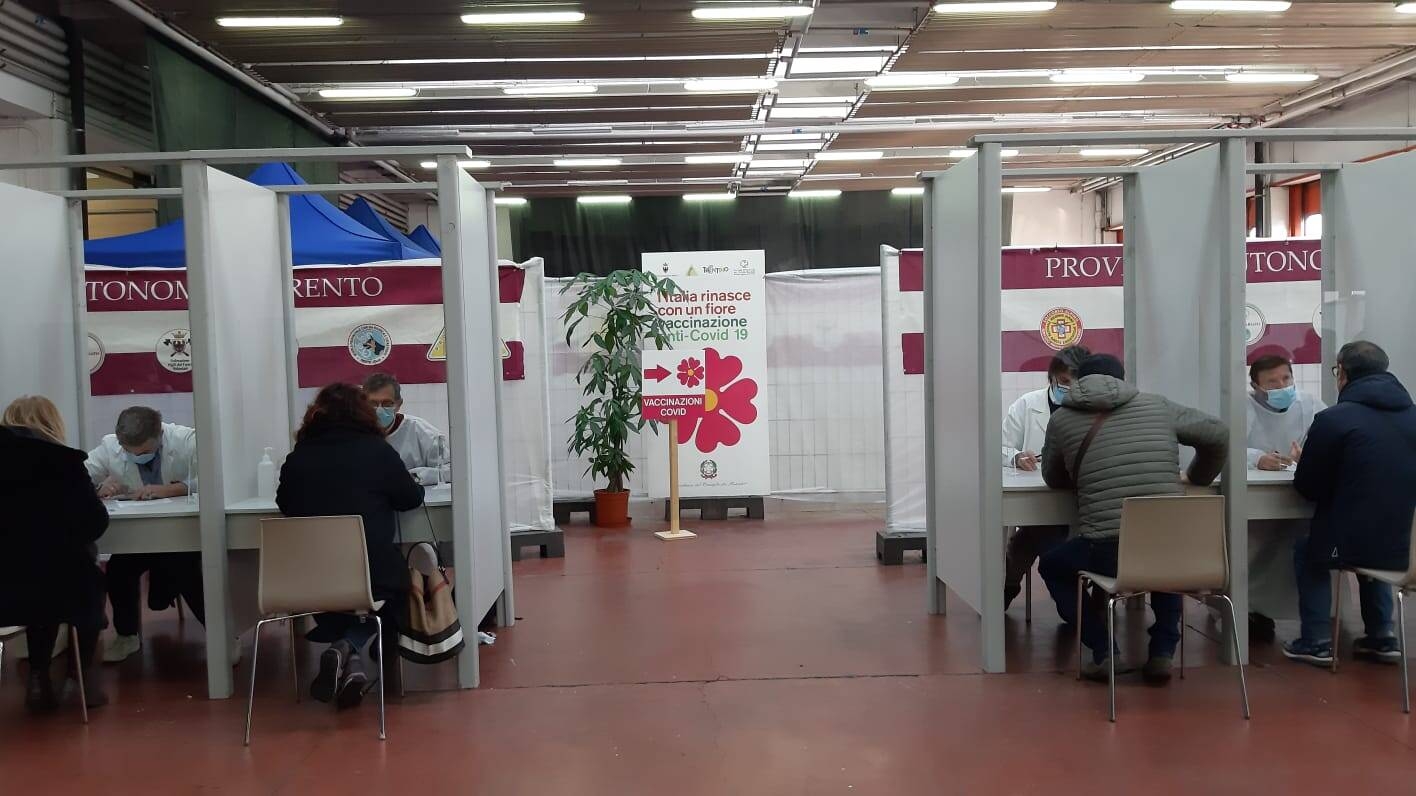 Immagine: punto vaccinale lavis