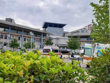 Salvano la vita a una neonata partorita in strada