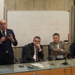 Immagine: Tonina e tavolo