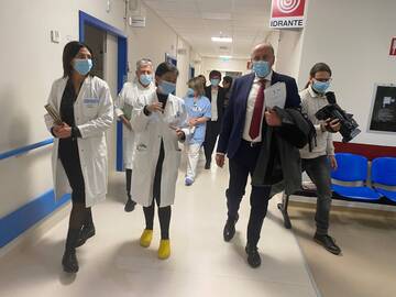 L'assessore Tonina in visita all'ospedale di Cles