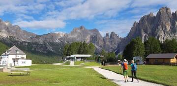 Vaccino Covid: prenotazioni per turisti e lavoratori stagionali