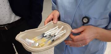 Vaccinazioni: monitoraggio speciale su 11 casi