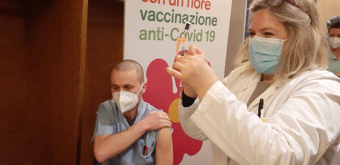 Immagine: vaccino-covid_reference