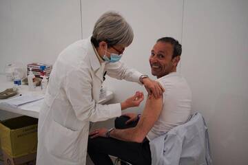 Campagna vaccinale: il testimonial di oggi è Roberto Failoni