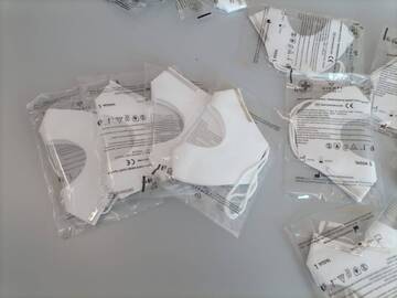 Arrivate in Trentino le prime mascherine trasparenti certificate per chi ha difficoltà di comunicazione