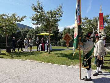Folgaria, all’Apsp un crocifisso come segno di speranza